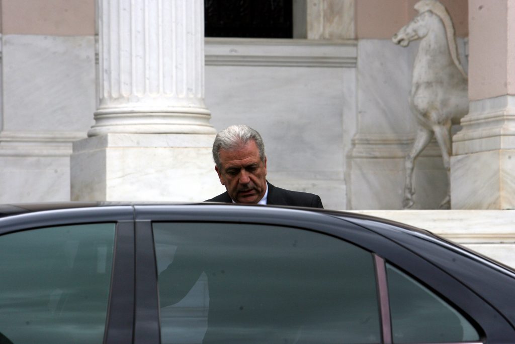 Αβραμόπουλος προς Αλβανό ΥΠΕΞ : “Σοβαρευτείτε”