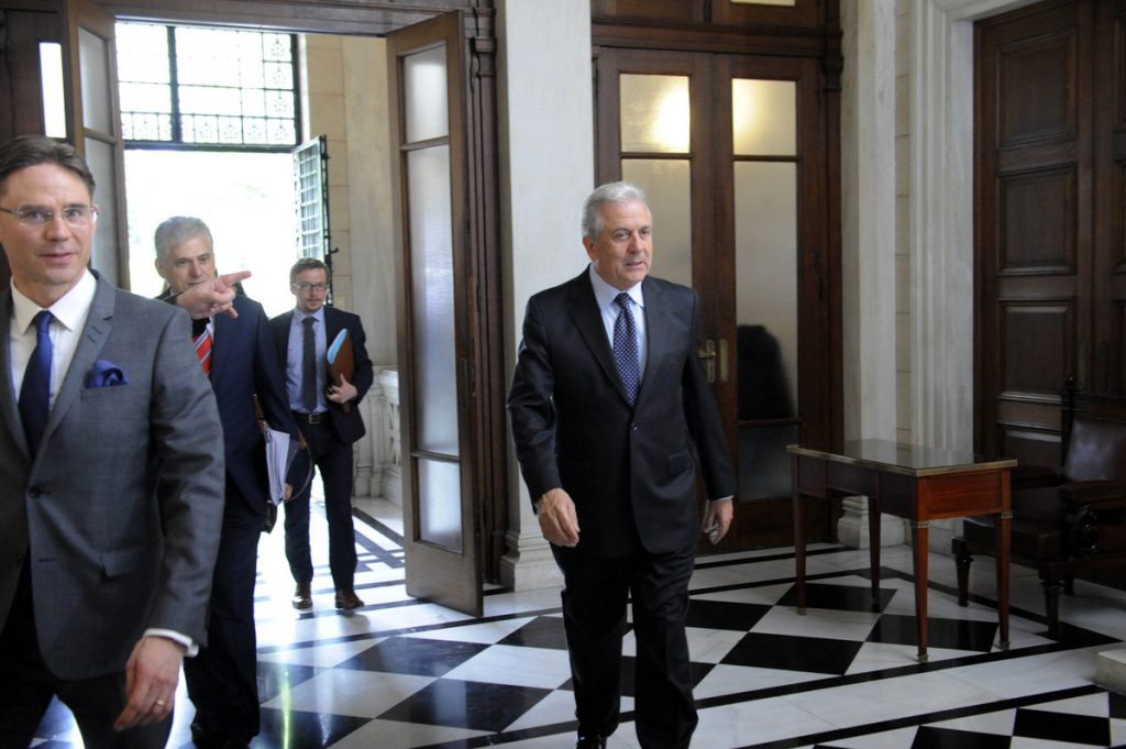 Παρέμβαση Αβραμόπουλου: Συνεχίστε τις διαπραγματεύσεις για έντιμη συμφωνία