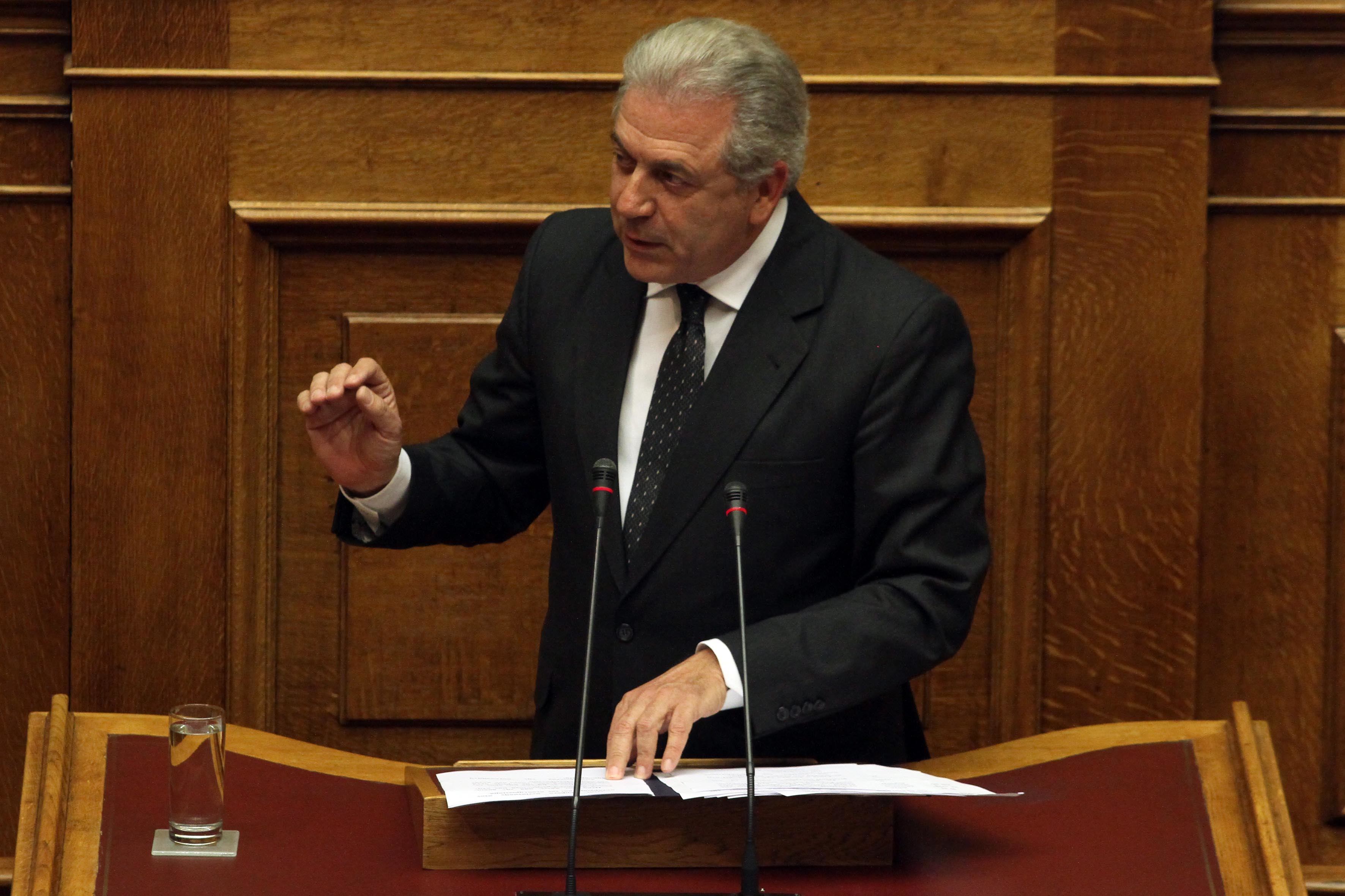 Επίδομα παραμεθορίου: Τι ανακοίνωσε ο Αβραμόπουλος στη Βουλή – Ποιοι θα το πάρουν