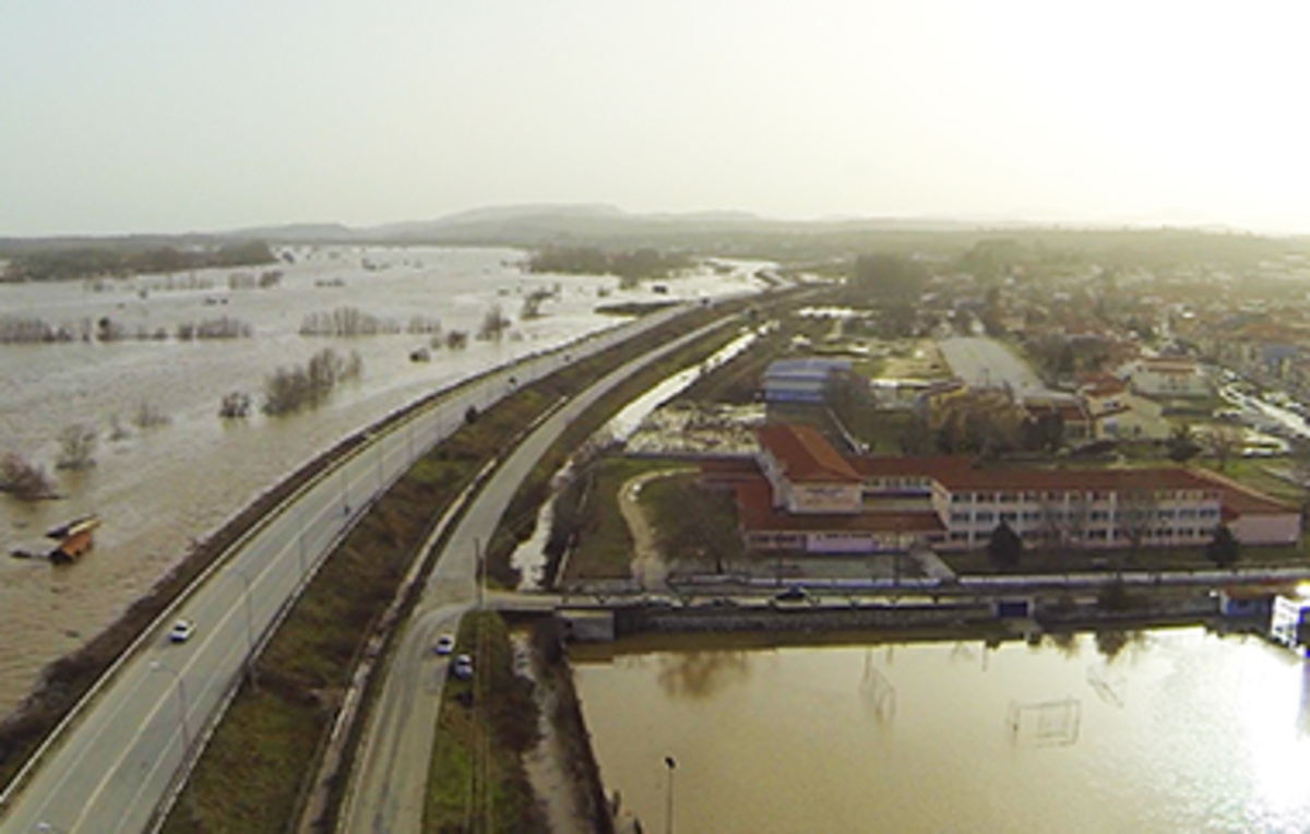 Εκκένωση χωριού στον Έβρο