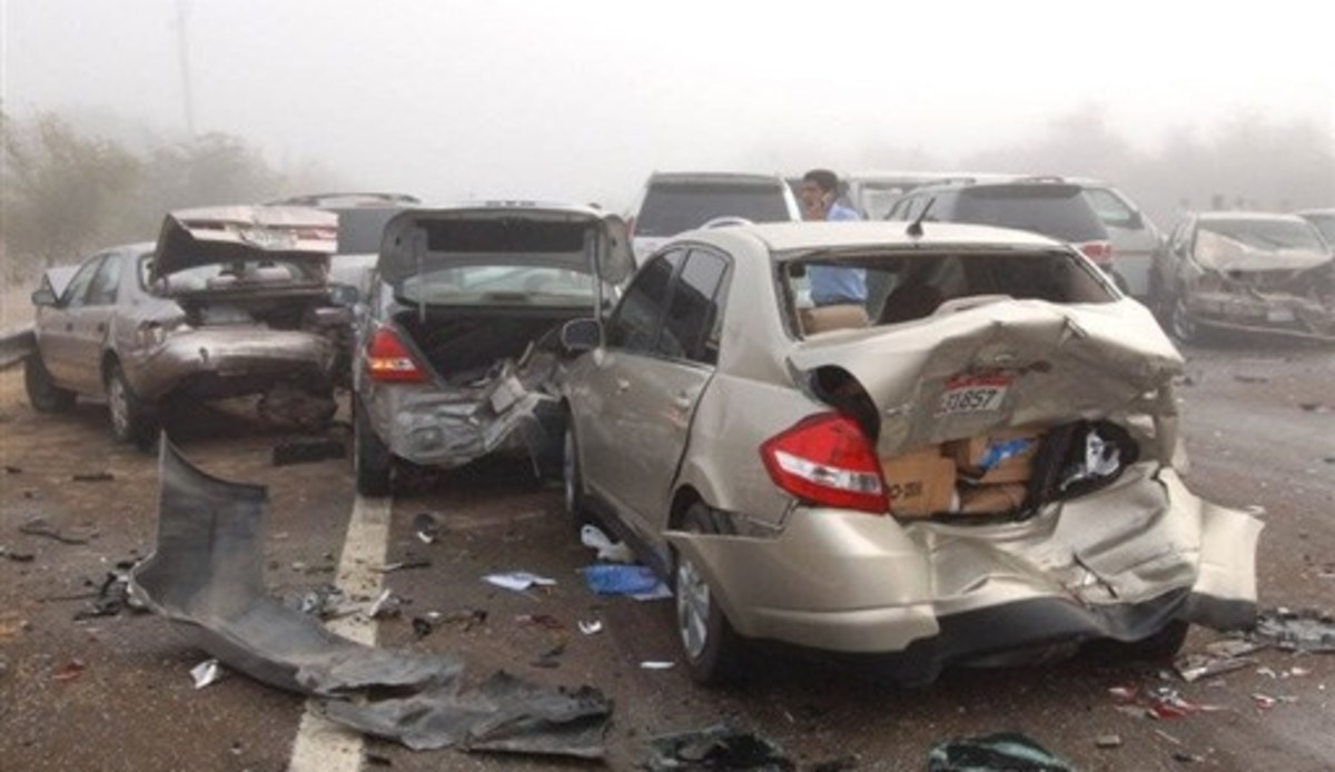 Καραμπόλα με έναν νεκρό και 61 τραυματίες