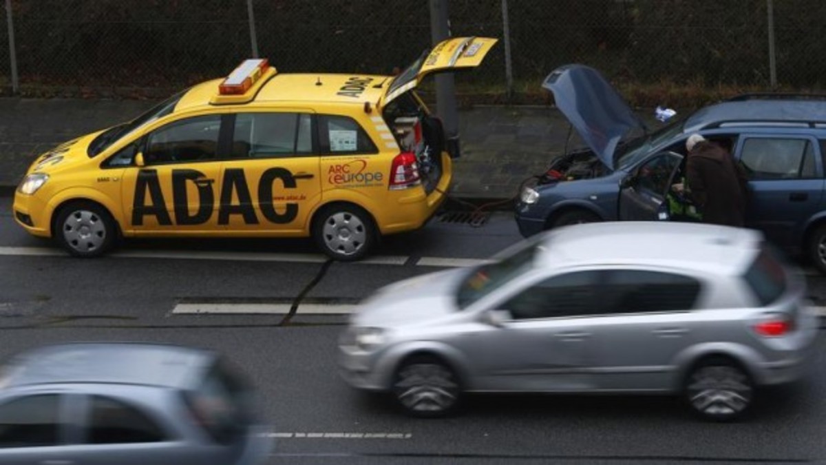 Μετά το σκάνδαλο, οι γερμανικές αυτοκινητοβιομηχανίες επιστρέφουν τα βραβεία της ADAC