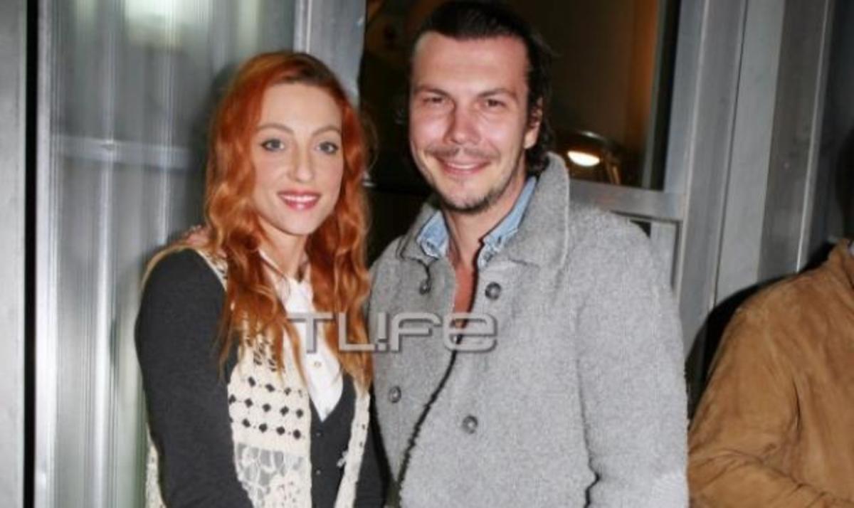 Ιωάννης Παπαζήσης: Το τρυφερό φιλί στη φουσκωμένη κοιλιά της Αδαμοπούλου!