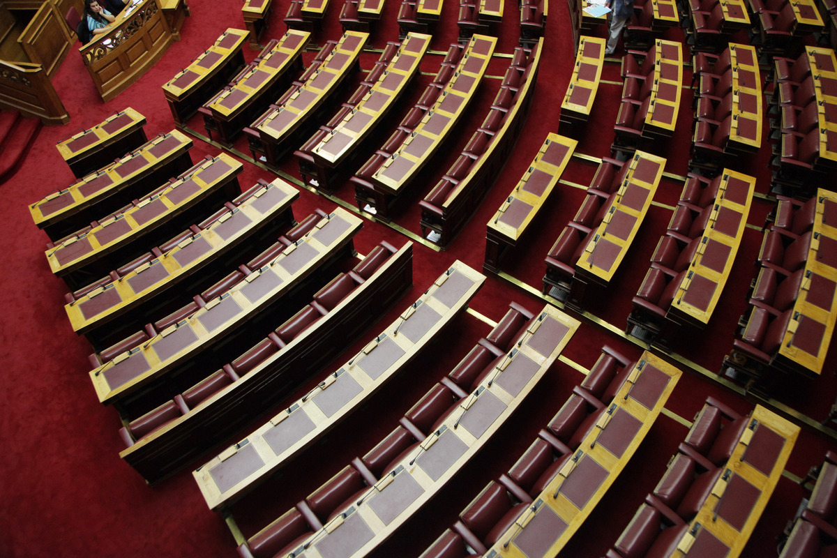 «Πινόκιο είσαι εδώ;» – Πως δικαιολόγησε ο Κουράκης στους μαθητές τα άδεια έδρανα της Βουλής