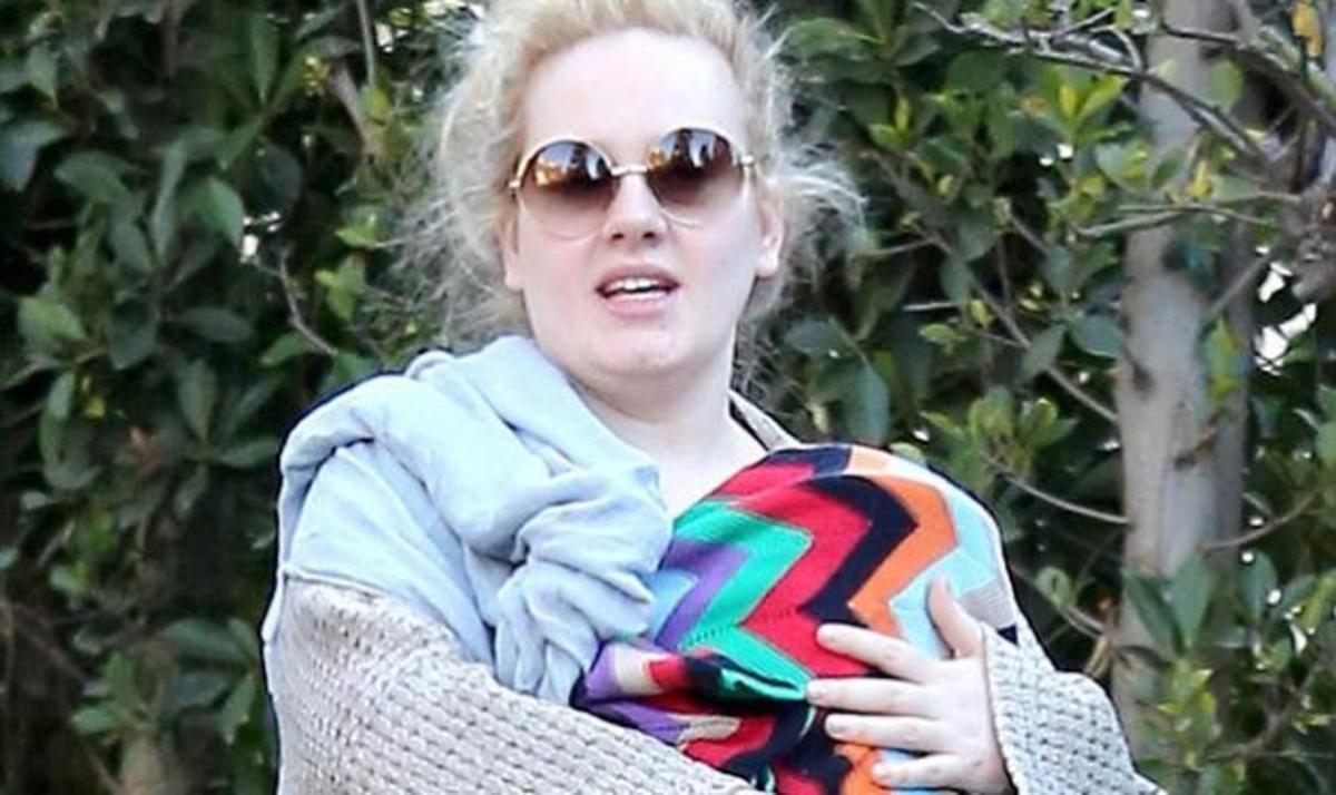 Mόνο τα καλύτερα για τον γιο της! Η Adele σκεπάζει τον γιο της με κουβέρτα γνωστού σχεδιαστή!
