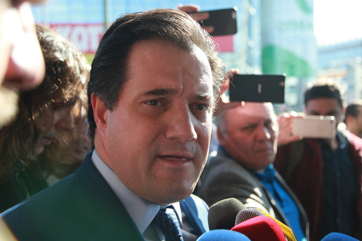 Άδωνις για Εθνικό και Ξηρό: Θα πληρωθεί και για πνευματικά δικαιώματα;