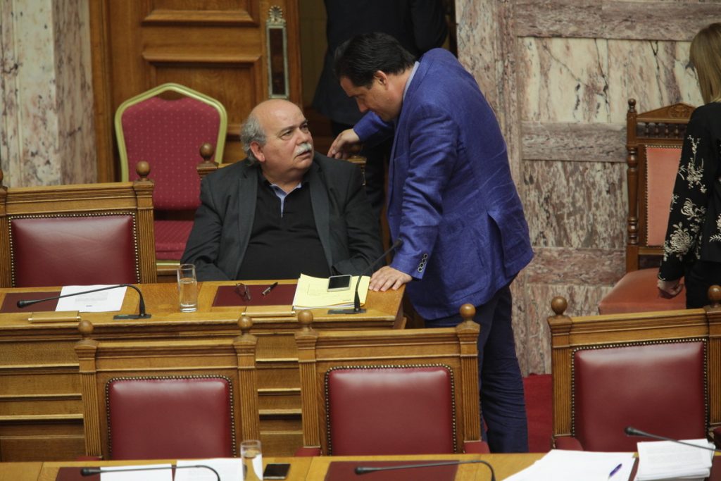 Άγρια κόντρα στη Βουλή με τον Βούτση και τον Άδωνι