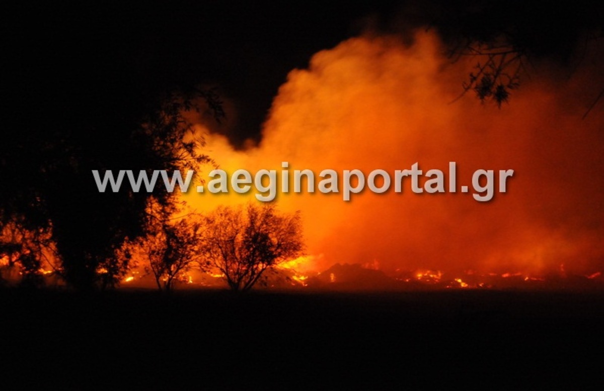 Αίγινα: Κίνδυνος οικολογικής καταστροφής από φωτιά σε χωματερή – Δείτε το βίντεο!