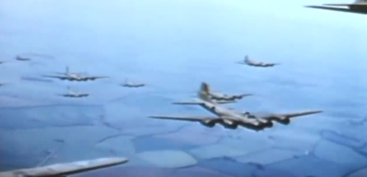 Απίστευτο έγχρωμο βίντεο: Αερομαχίες του Δευτέρου Παγκοσμίου Πολέμου