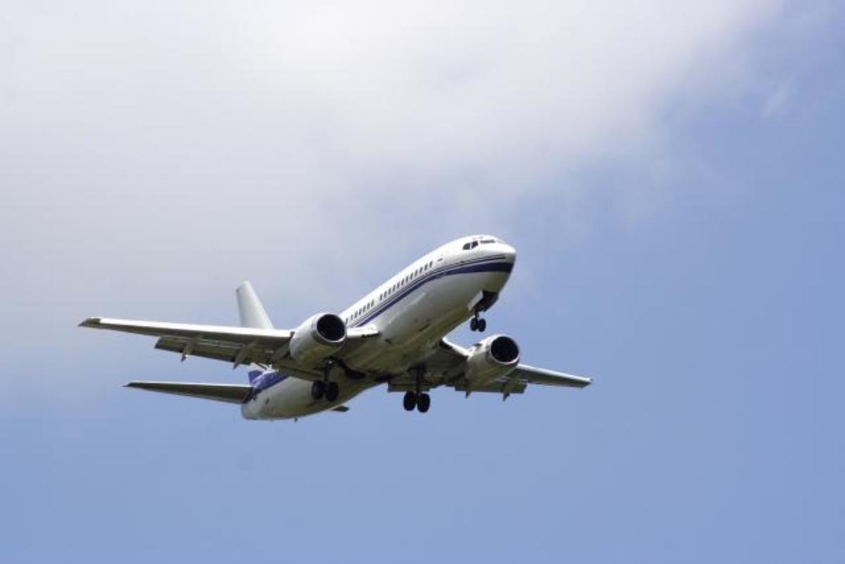 Έπεφταν μεταλλικά κομμάτια από αεροπλάνο πάνω από τη Λισσαβώνα