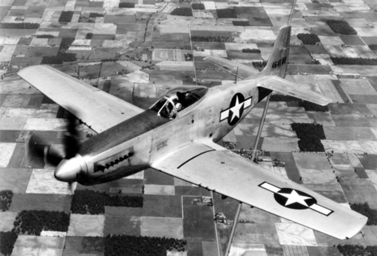 Αεροπλάνο του Β΄ Παγκοσμίου Πολέμου “τούμπαρε”!