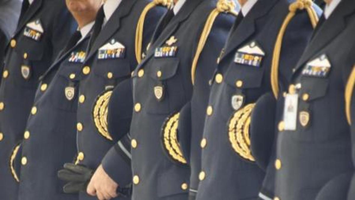 Κατοχύρωση δικαιώματος σύνταξης στα 24,5 χρόνια για στρατιωτικούς και σώματα ασφαλείας