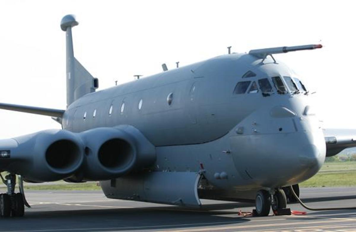 Οι Βρετανοί στέλνουν αεροπλάνο με χρήματα στην Κύπρο για τους φαντάρους της