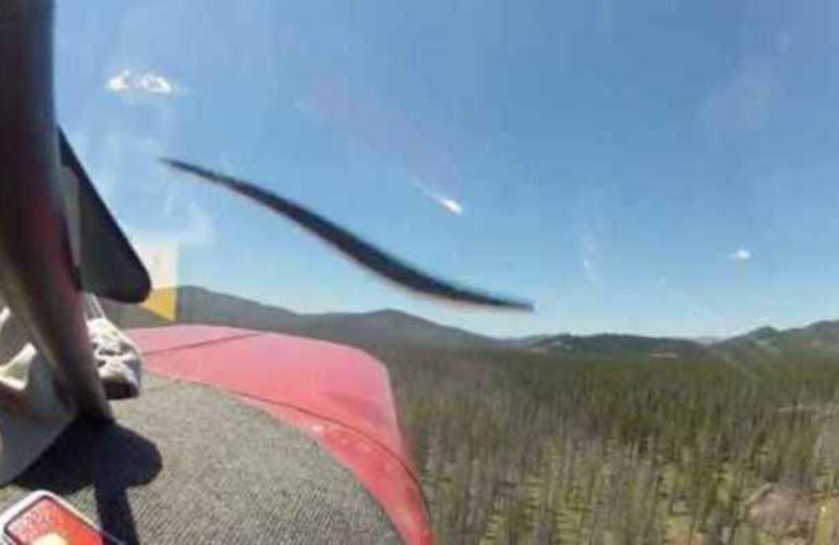 ΑΠΙΣΤΕΥΤΟ! Η κάμερα κατέγραψε τη συντριβή αεροσκάφους μέσα από το πιλοτήριο