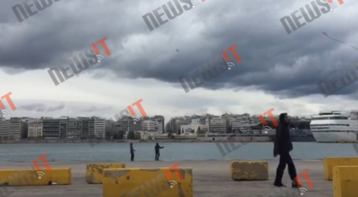 Πρόσφυγες στον Πειραιά