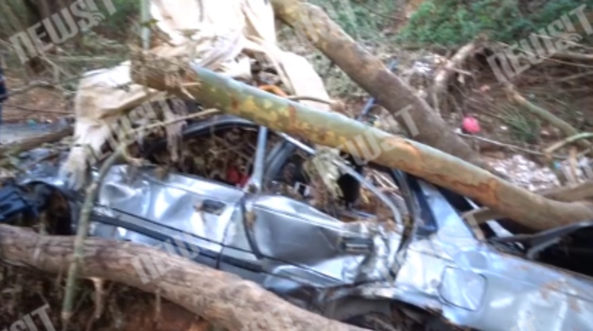 Αυτοκίνητο στο ρέμα Χελιδονούς