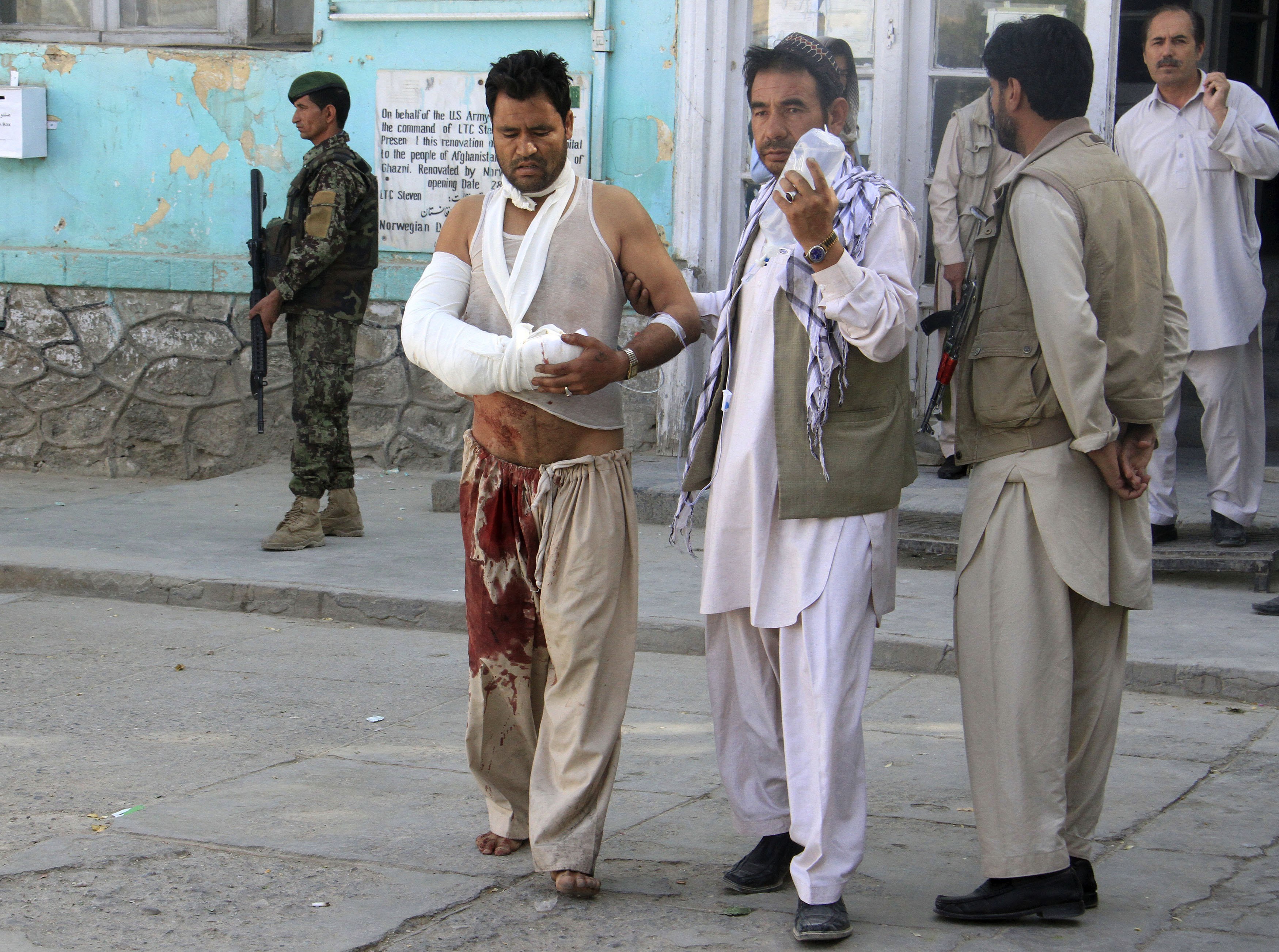 Αφγανιστάν: Αιματηρή επίθεση των Ταλιμπάν σε επαρχία – Ο ΓΓ του NATO πιέζει για τις διμερείς συμφωνίες ασφαλείας