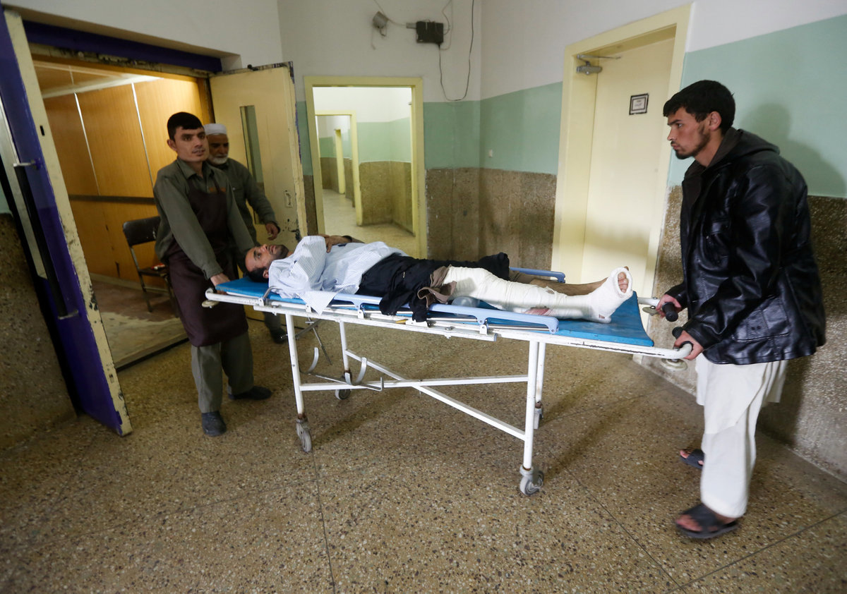 Ντύθηκαν γιατροί και σκόρπισαν τον θάνατο – 49 νεκροί από επίθεση σε νοσοκομείο