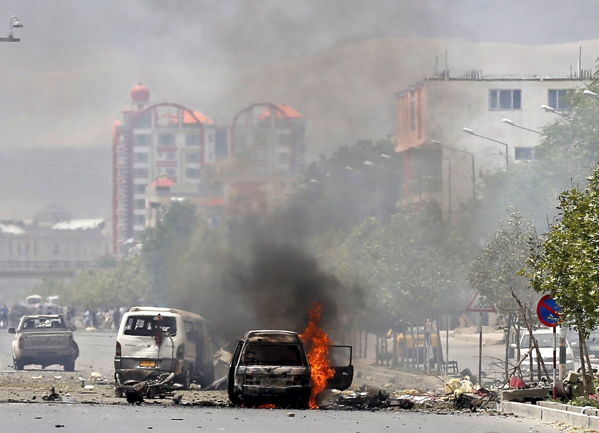 Κόλαση πυρός στην Καμπούλ: Πυροβολισμοί και εκρήξεις στην αφγανική Βουλή!