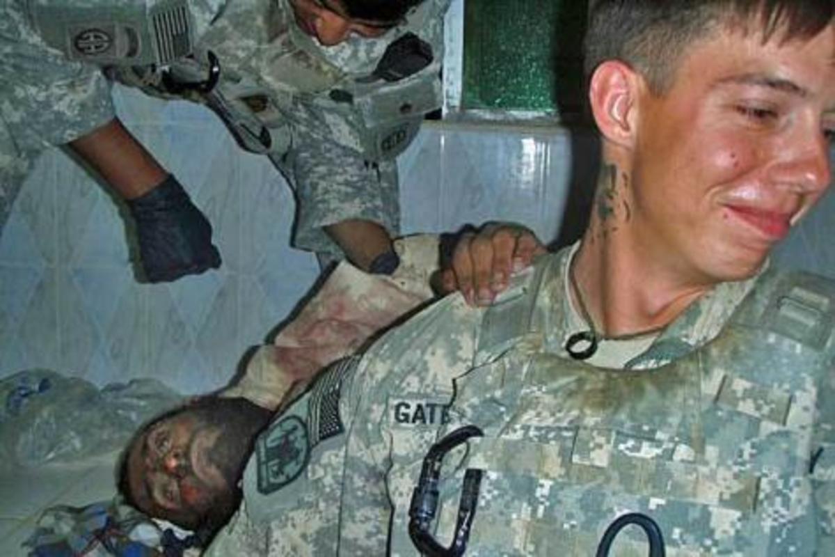 Νέες φωτό-σοκ στον Αμερικανικό Στρατό! Στρατιώτες φωτογραφίζονται με πτώματα Αφγανών!