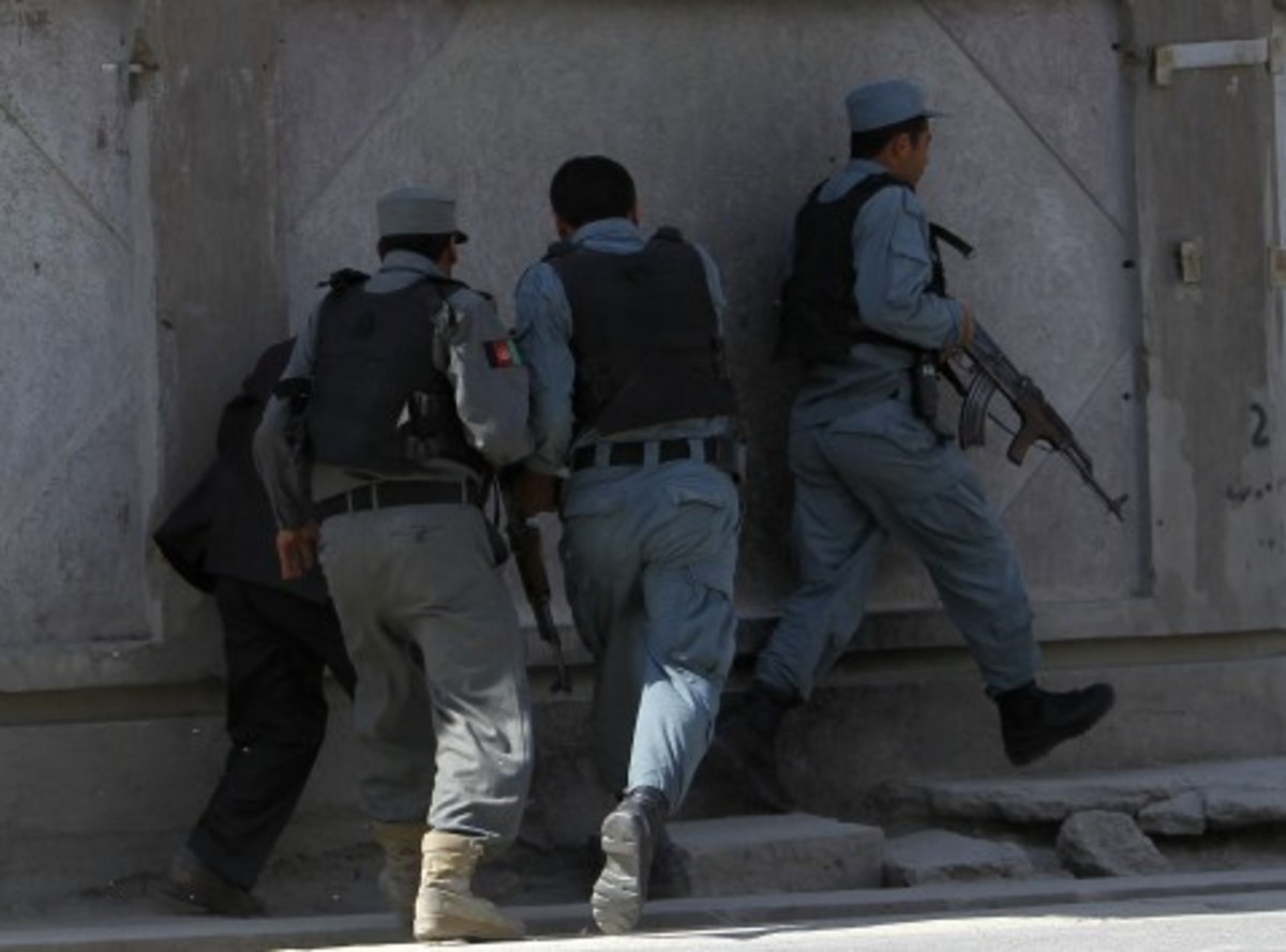 10χρονη από το Αφγανιστάν! Ο αδελφός μου με ανάγκασε να ζωστώ με εκρηκτικά