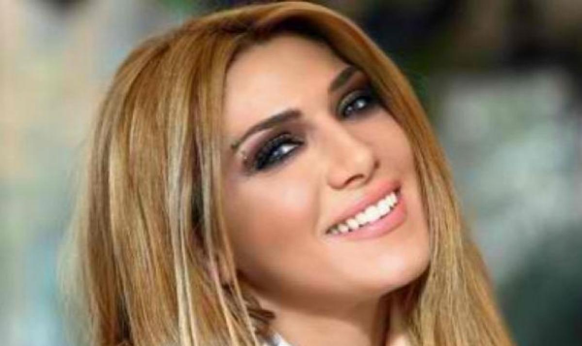 Η έγκυος Αγγελική Ηλιάδη, κάνει πρόβα νυφικού!