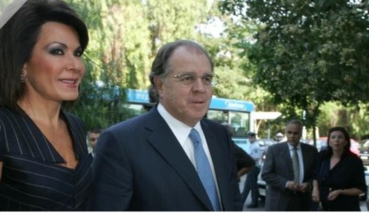 O Aγγελόπουλος “χτίζει” τη θαλαμηγό του Σπίλπεργκ!