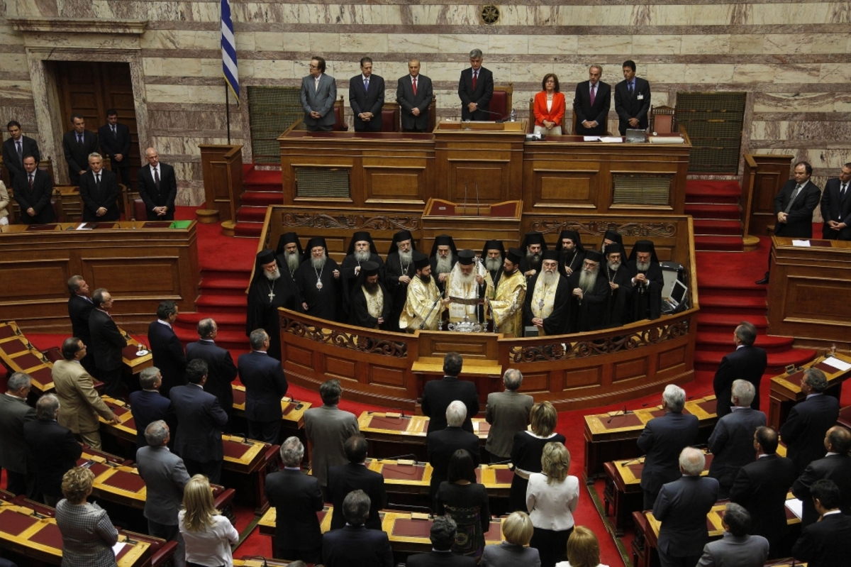 Ο αρχιεπίσκοπος Ιερώνυμος αρχίζει τον αγιασμό ΦΩΤΟ EUROKINISSI