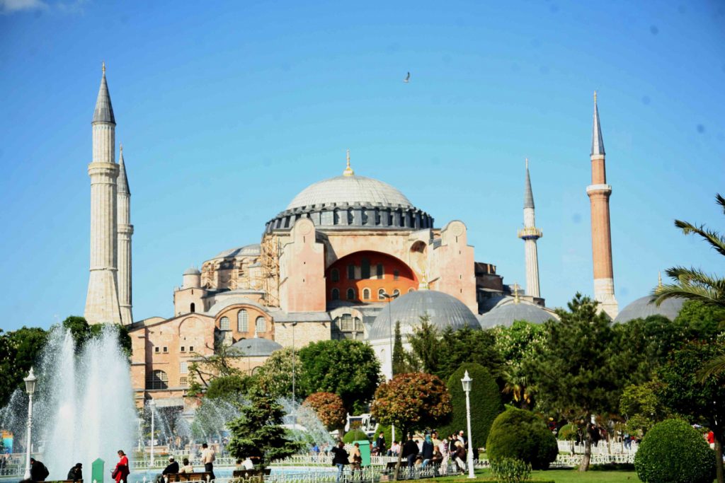 Κρις Σπύρου σε Ερντογάν: Να πας στην Αγιά Σοφιά να προσευχηθείς – Είναι εκκλησία, δεν είναι μουσείο