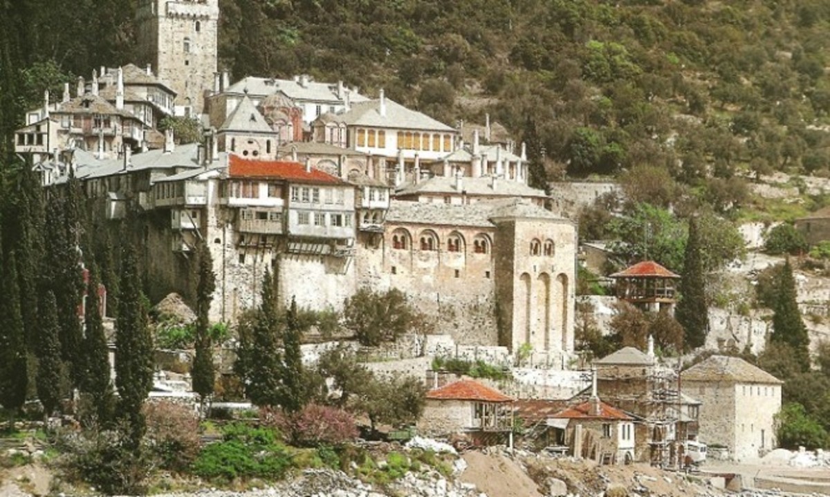 Άγιο Όρος: Υπάρχουν γυναίκες που πάτησαν το πόδι τους στην Αθωνική Πολιτεία;