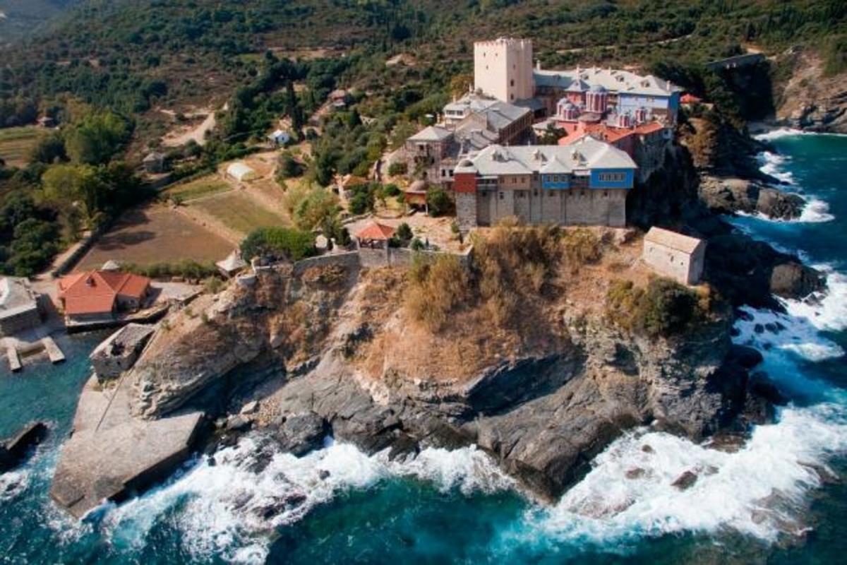 Το Άγιο Όρος από ψηλά – Φωτογραφίες από την “αυτόνομη μοναστική πολιτεία”