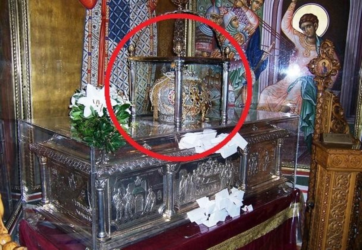 Απίστευτη ιεροσυλία! Προσπάθησαν να κλέψουν τα λείψανα του Αγ. Δημητρίου