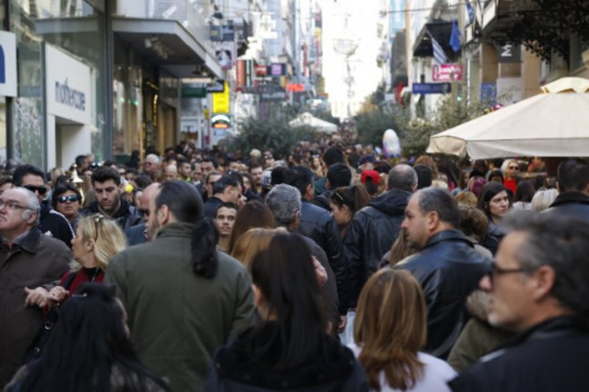 Έρευνα: Τι ψώνισαν οι Έλληνες τις γιορτές – Πόσα χρήματα ξόδεψαν
