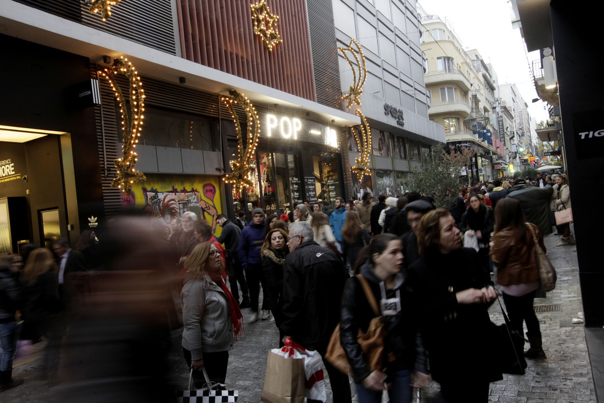 Εορταστικό ωράριο 2015: Ποιες ώρες θα είναι ανοιχτά τα μαγαζιά