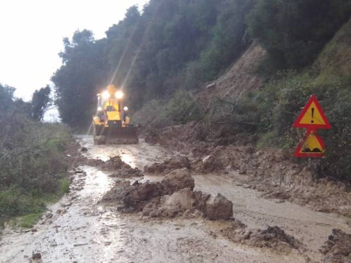 Αγρίνιο: Αίτημα να κηρυχθεί η περιοχή σε έκτακτη ανάγκη – Εκτεταμένες κατολισθήσεις και ζημιές