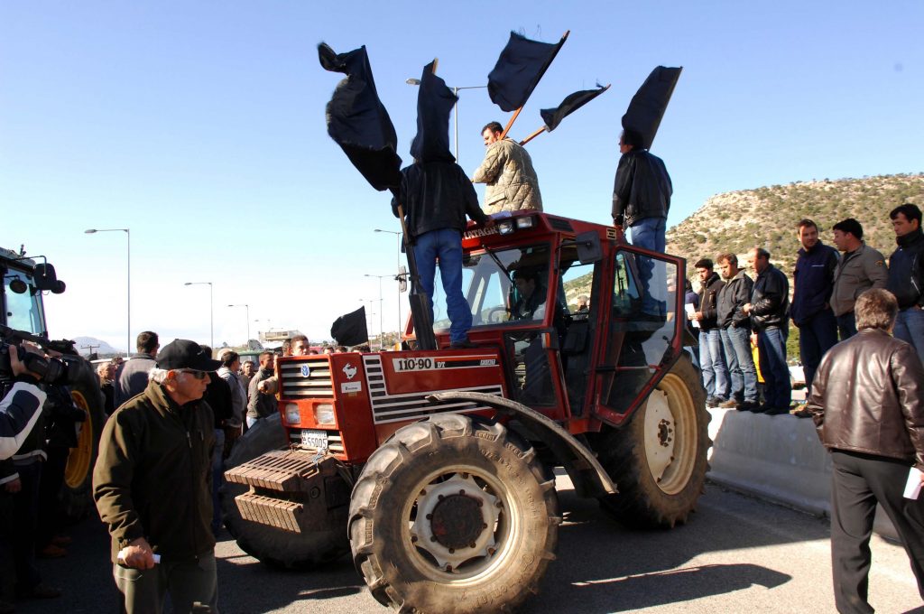 “Mπλόκα” διαμαρτυρίας από τους αγρότες