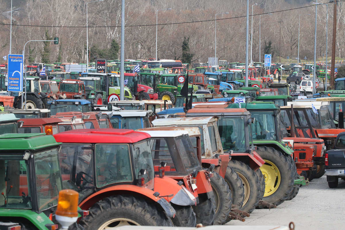 Μπλόκα αγροτών: “Ελευθέρας” λόγω απεργίας αλλά έρχονται… 24ωροι αποκλεισμοί