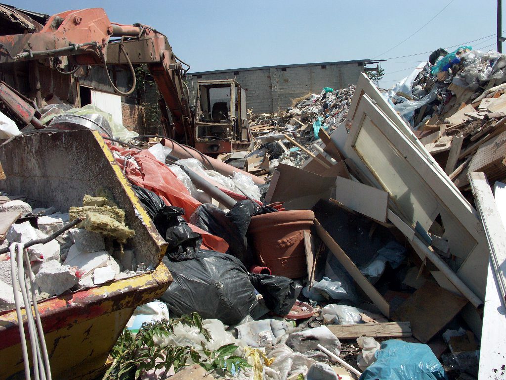 Είχε μετατρέψει το Αιγάλεω σε χωματερή – Δείτε ΦΩΤΟ