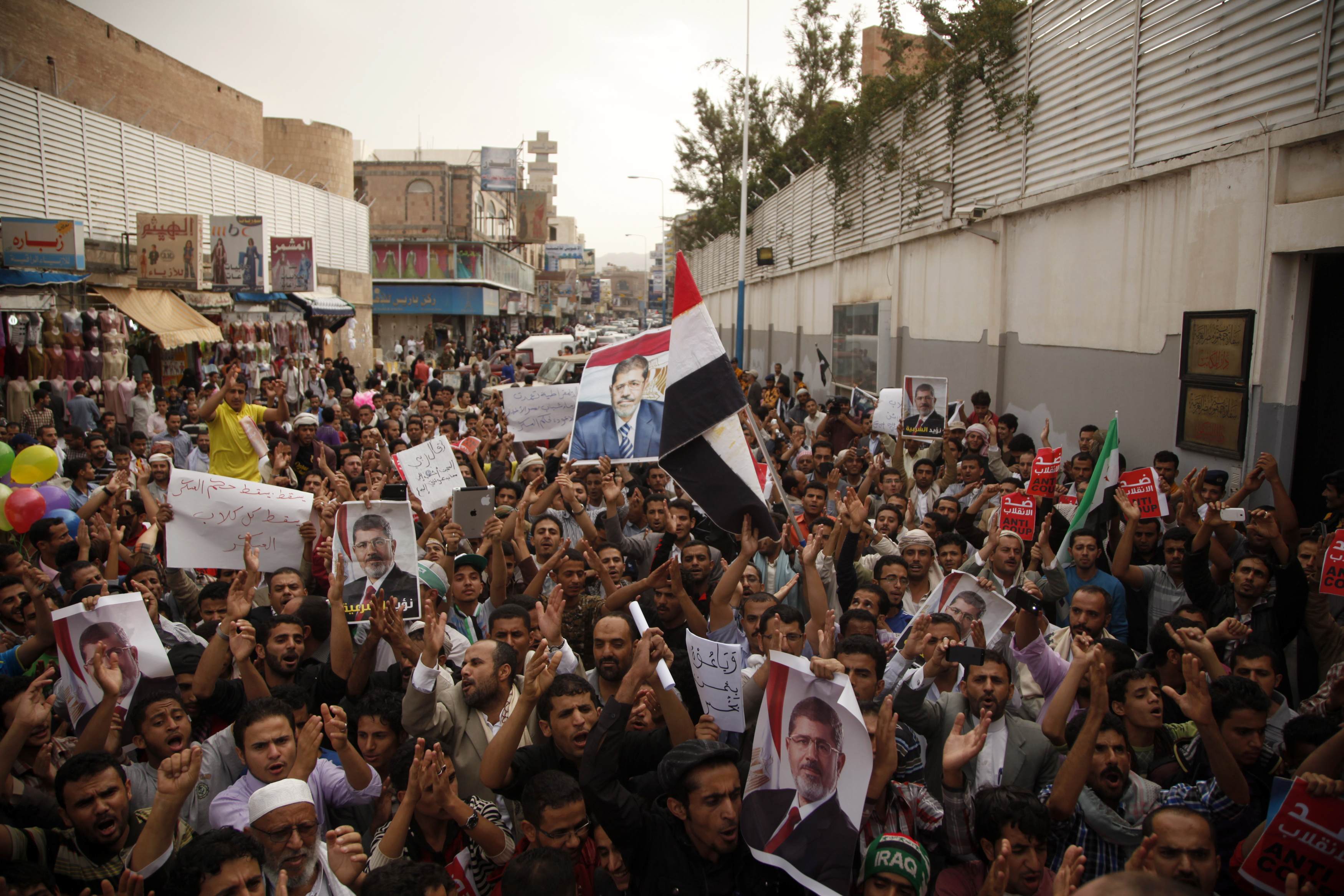 Φόβος για νέο λουτρό αίματος στην Αίγυπτo – Οι υποστηρικτές του Μόρσι ξαναβγαίνουν στους δρόμους