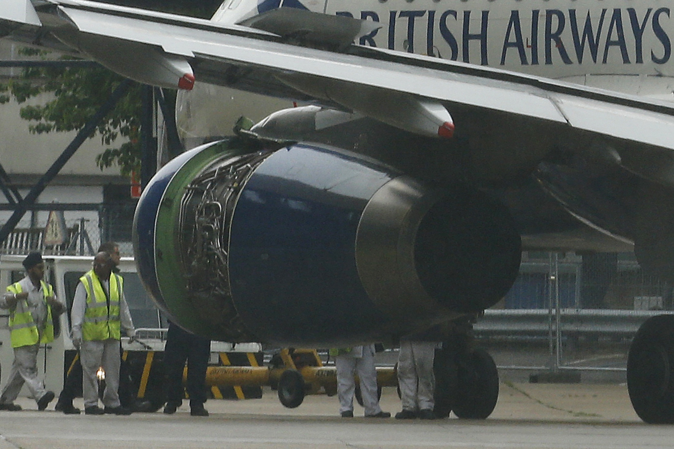 Εικόνες από την αναγκαστική προσγείωση αεροσκάφους στο Χίθροου