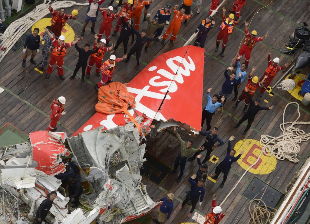 To αεροσκάφος των AirAsia είχε αναπτύξει υπερβολική ταχύτητα πριν συντριβεί