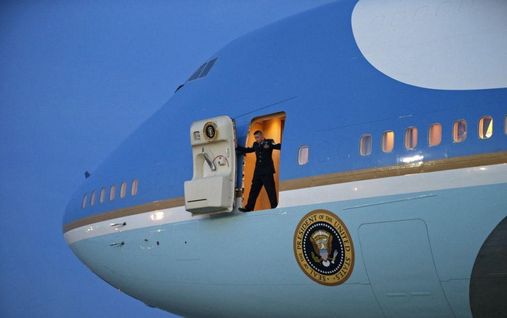 Μέσα στο Air Force One με τον Μπαράκ Ομπάμα (ΦΩΤΟ)