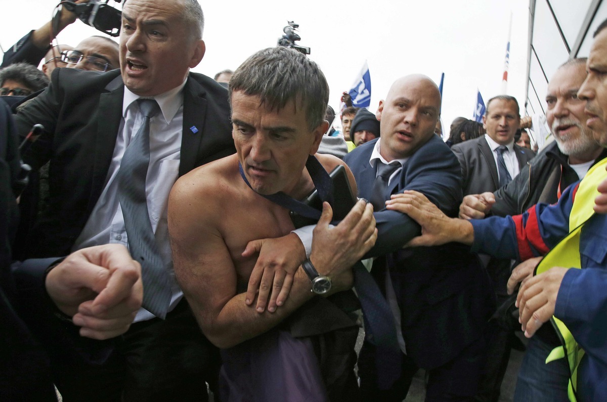 Air France: «Μπορούν ν’ αποφευχθούν οι απολύσεις», λέει ο Ολάντ