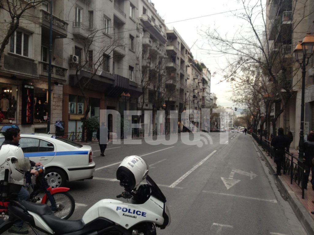 Ανοιξε η Ακαδημίας έκλεισε η Σοφοκλέους – Κι άλλο τηλεφώνημα για βόμβα