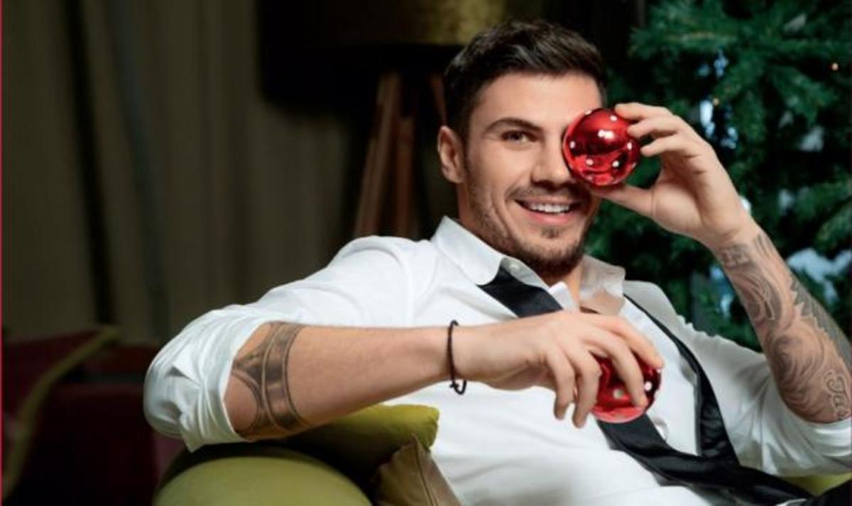 Άκης Πετρετζίκης: “Έχω δουλέψει και σερβιτόρος για να βγάλω λεφτά”!