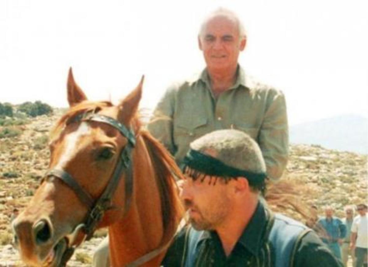 Ψάχνουν…”γαλάζιο” Άκη! Επικίνδυνα κομματικά παιχνίδια με τις ΕΔ παίζουν ΝΔ-ΠΑΣΟΚ