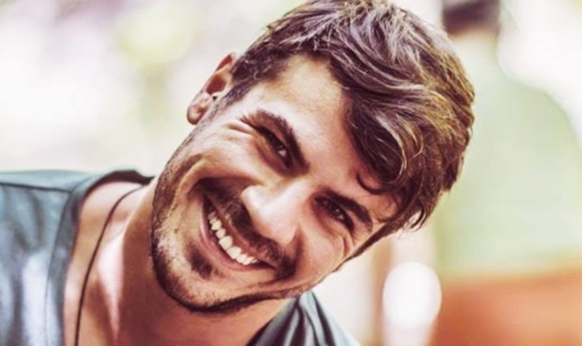 Θείος έγινε ο Άκης Πετρετζίκης!