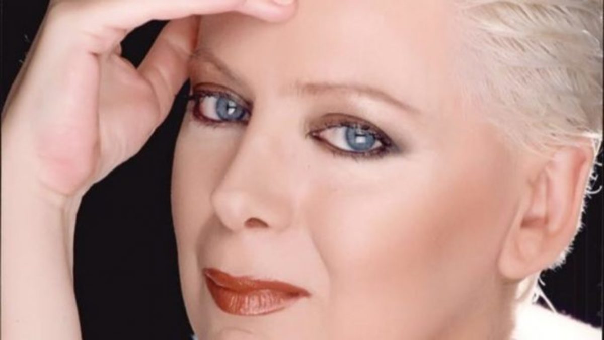 Θα κλάψετε με το σχόλιο της Έλενας Ακρίτα για τον Παναθηναϊκό και το πούλμαν!