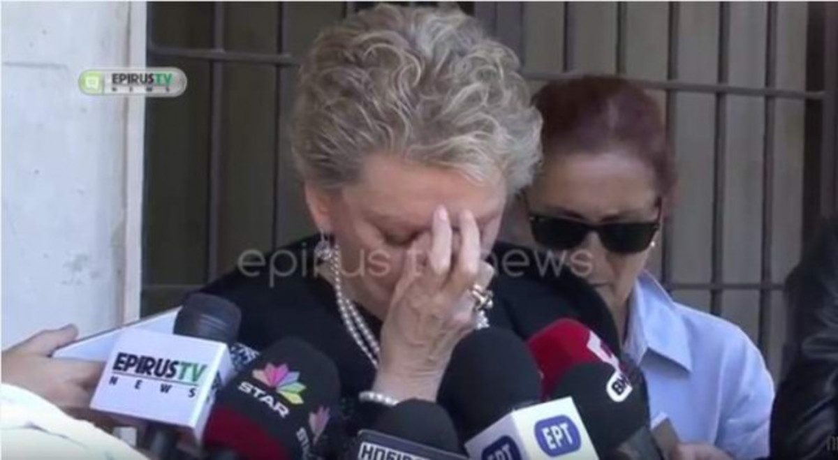 Λύγισε η Έλενα Ακρίτα