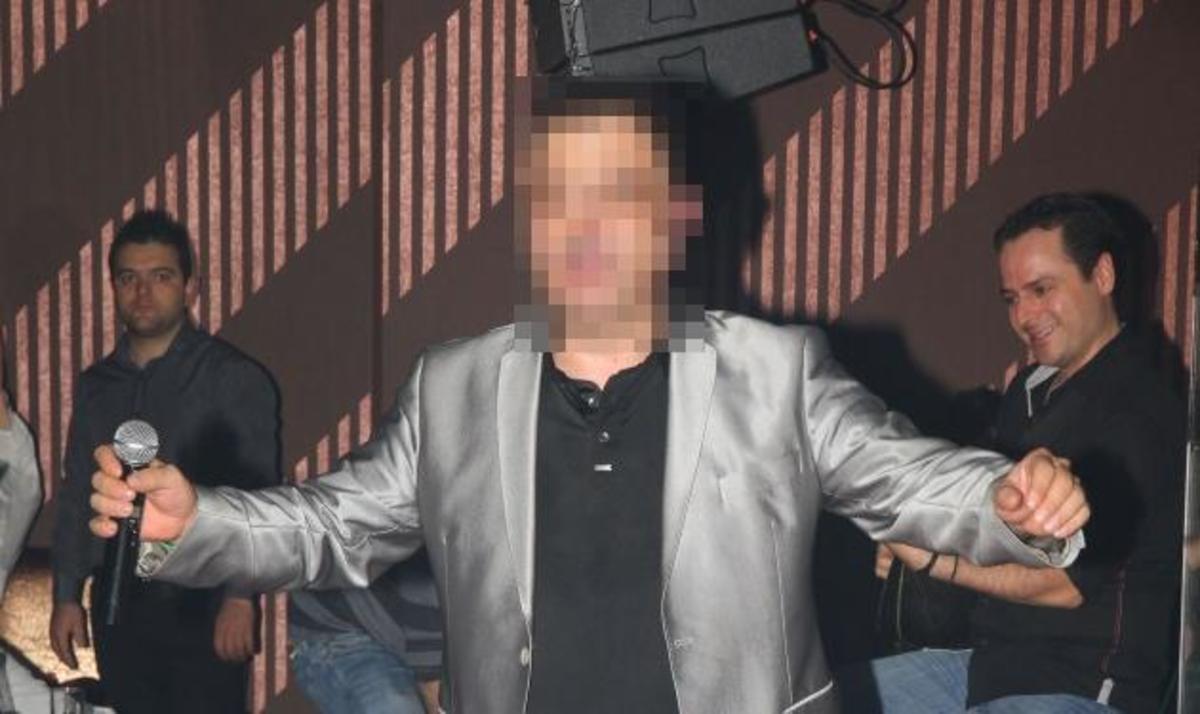 Γνωστός Έλληνας τραγουδιστής έζησε τον εφιάλτη πάνω στην πίστα – “Νόμιζα ότι θα σβήσω!”